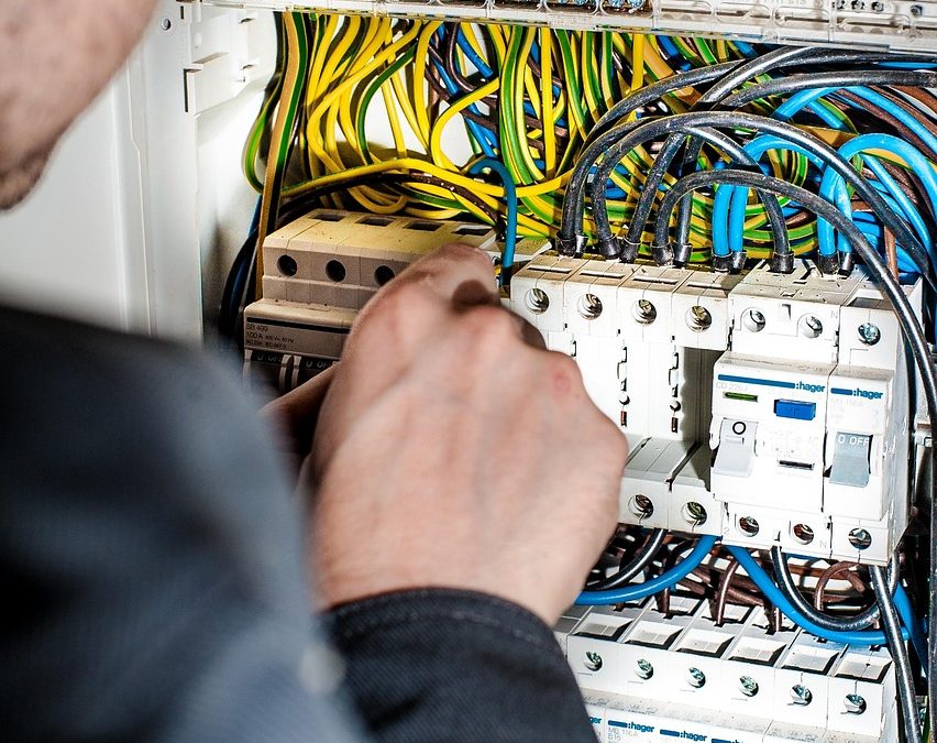 Stroomstoring thuis? Dit kun je zelf doen voordat je belt